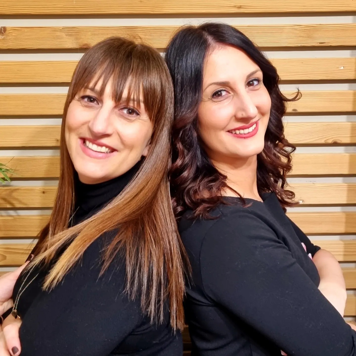 384757777_776874294449109_2941777523619602408_n Carlotta ed Eleonora LEoni